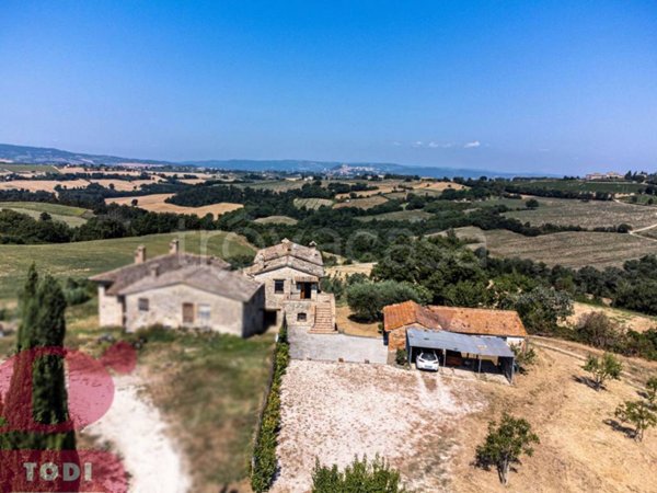 casa indipendente in vendita a Todi