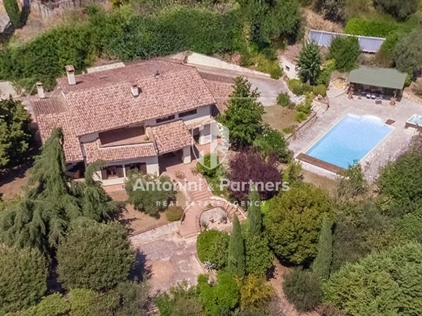 casa indipendente in vendita a Todi