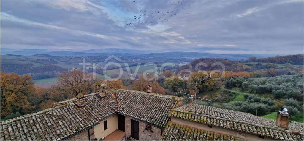 casa indipendente in vendita a Todi in zona Cecanibbi