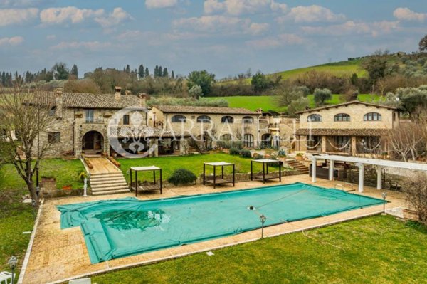 casa indipendente in vendita a Todi