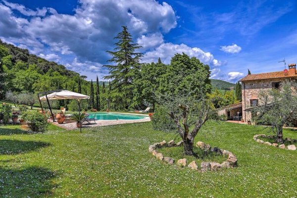 casa indipendente in vendita a Todi