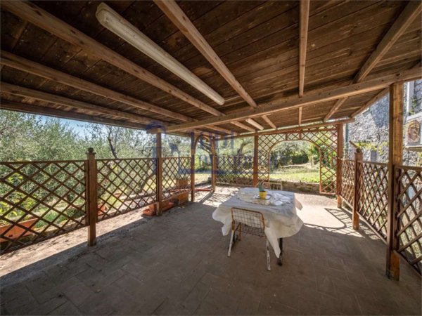 casa indipendente in vendita a Todi