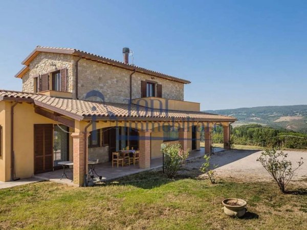 casa indipendente in vendita a Todi
