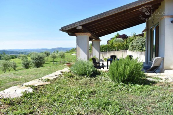 casa indipendente in vendita a Todi