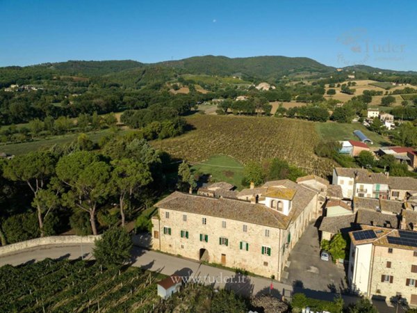 casa indipendente in vendita a Todi