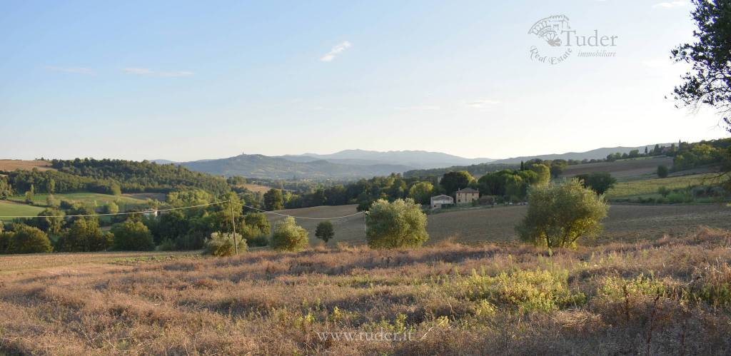 casa indipendente in vendita a Todi