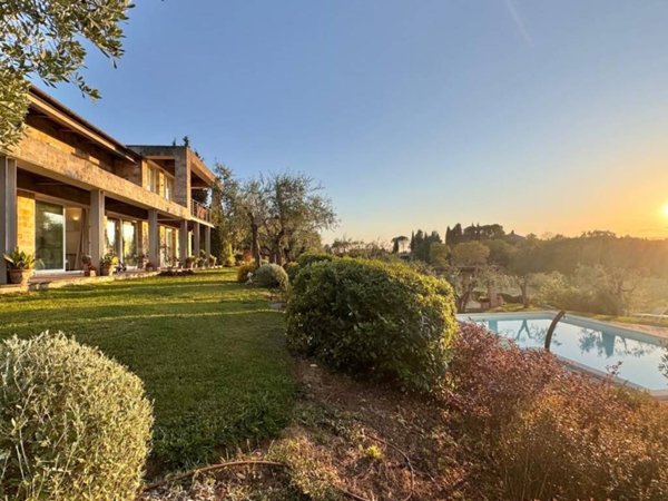 casa indipendente in vendita a Todi