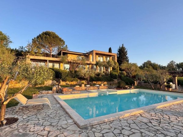 casa indipendente in vendita a Todi