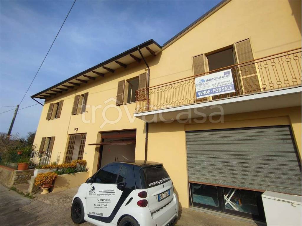 casa indipendente in vendita a Todi