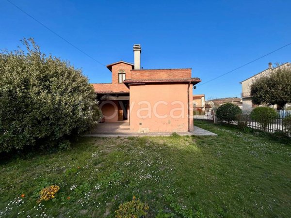 casa indipendente in vendita a Todi
