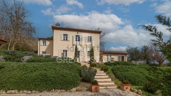 casa indipendente in vendita a Todi