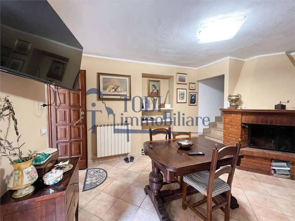 casa indipendente in vendita a Todi