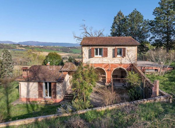 casa indipendente in vendita a Todi