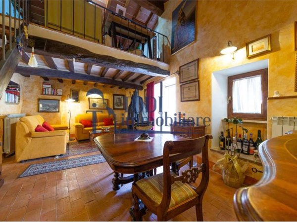 casa indipendente in vendita a Todi