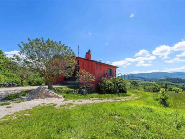 casa indipendente in vendita a Todi