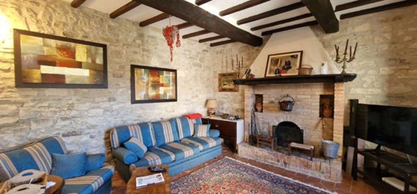 casa indipendente in vendita a Todi in zona Asproli
