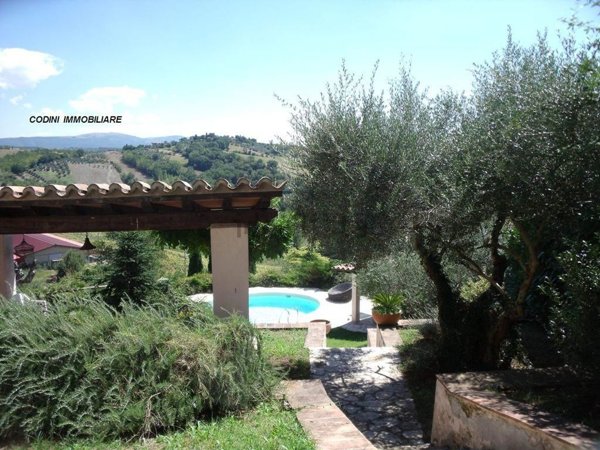 casa indipendente in vendita a Todi