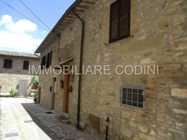 casa indipendente in vendita a Todi in zona Cecanibbi