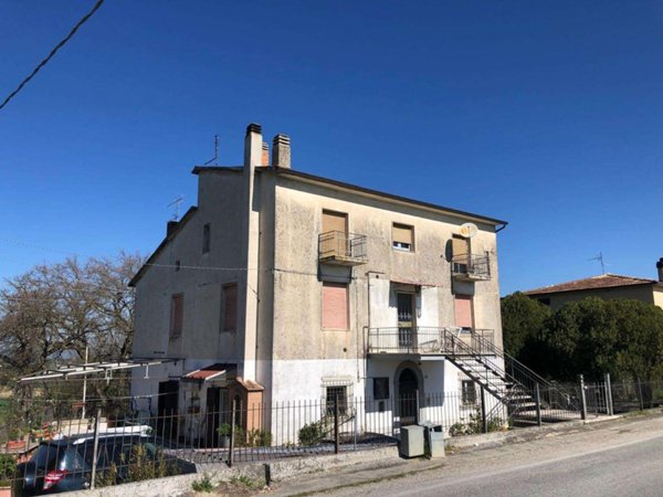 casa indipendente in vendita a Todi