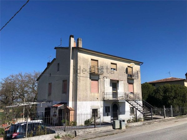 casa indipendente in vendita a Todi