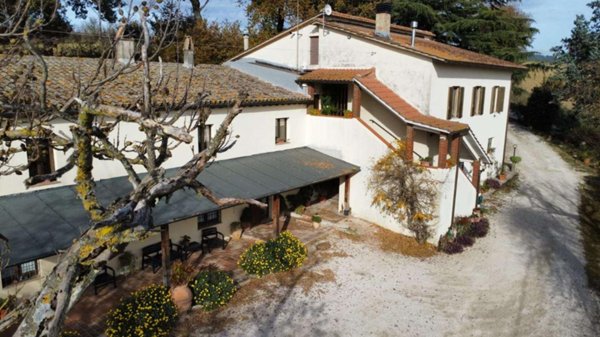 casa indipendente in vendita a Todi in zona Cacciano