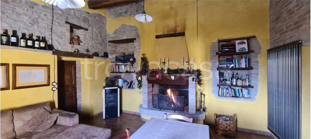 casa indipendente in vendita a Todi in zona Cacciano