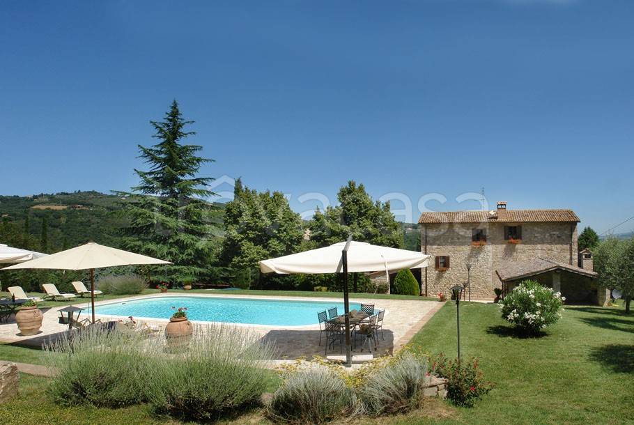 casa indipendente in vendita a Todi