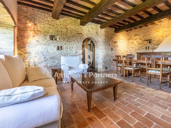 casa indipendente in vendita a Todi in zona Chioano