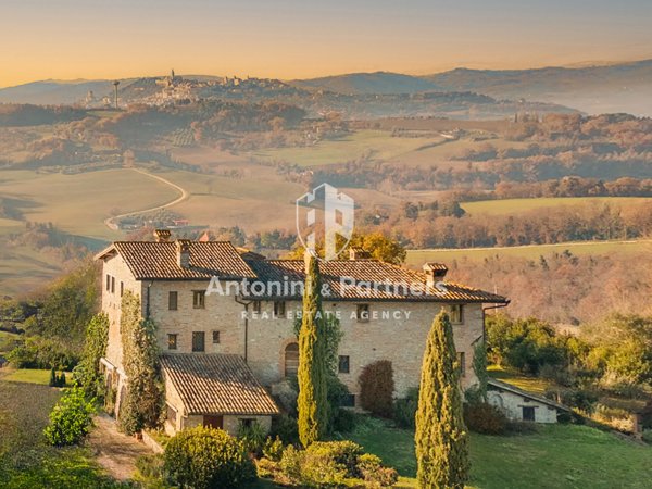 casa indipendente in vendita a Todi in zona Chioano