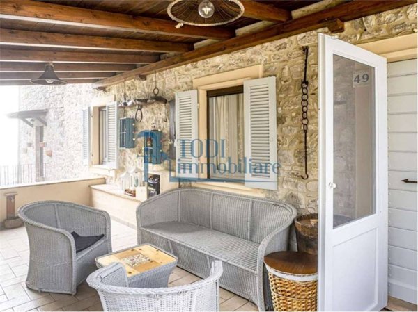 casa indipendente in vendita a Todi in zona Camerata