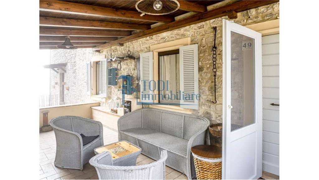 casa indipendente in vendita a Todi in zona Camerata