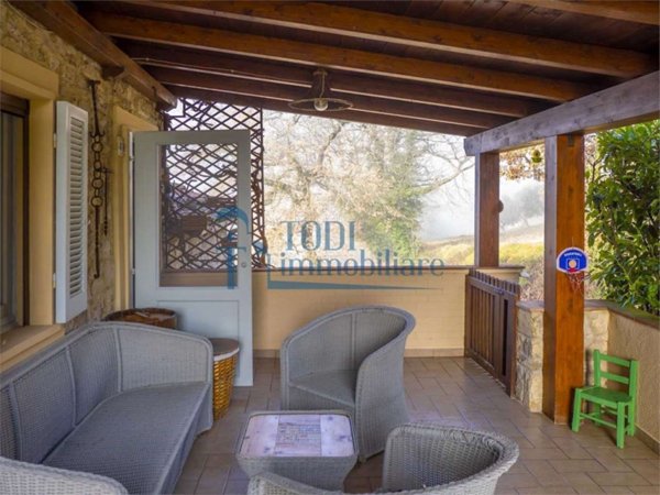 casa indipendente in vendita a Todi in zona Camerata