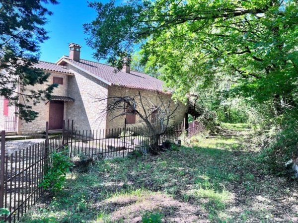 casa indipendente in vendita a Todi