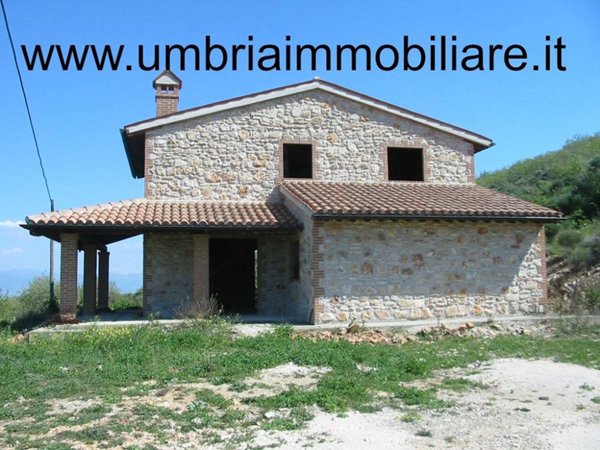 casa indipendente in vendita a Todi