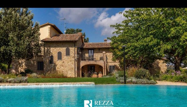 casa indipendente in vendita a Todi