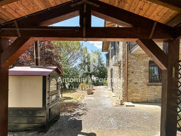 casa indipendente in vendita a Todi in zona Montemolino