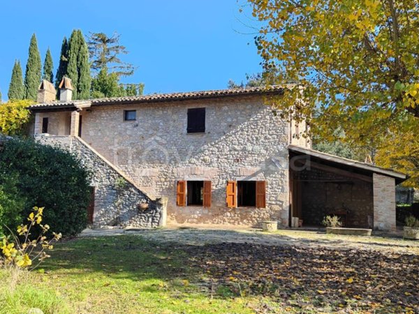 casa indipendente in vendita a Todi
