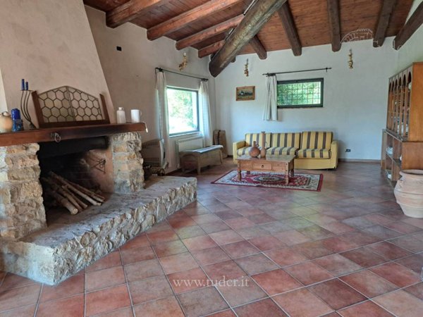 casa indipendente in vendita a Todi