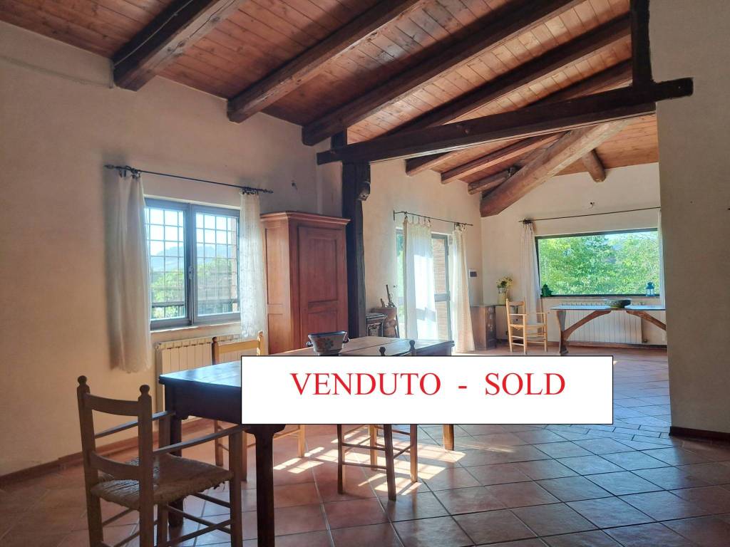 casa indipendente in vendita a Todi