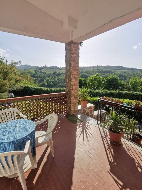 casa indipendente in vendita a Todi