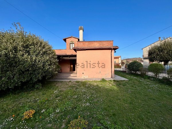 casa indipendente in vendita a Todi