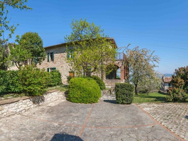 intera palazzina in vendita a Todi