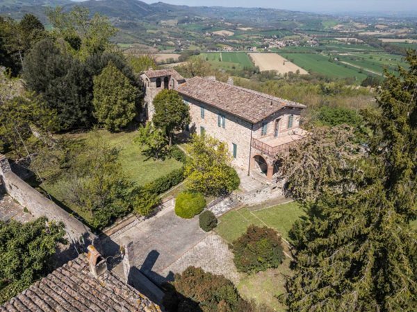 intera palazzina in vendita a Todi