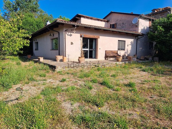 casa indipendente in vendita a Todi