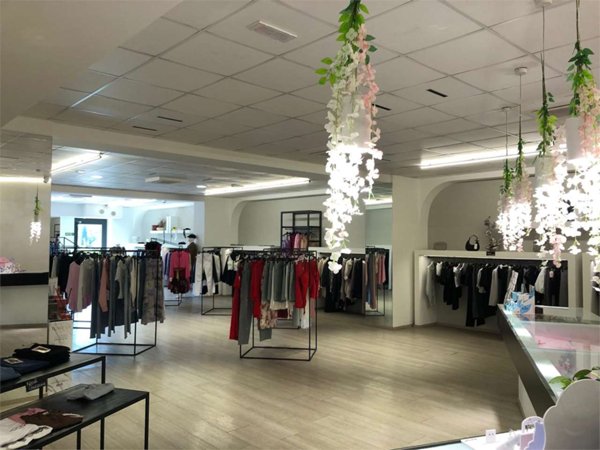 negozio in vendita a Todi in zona Ponterio