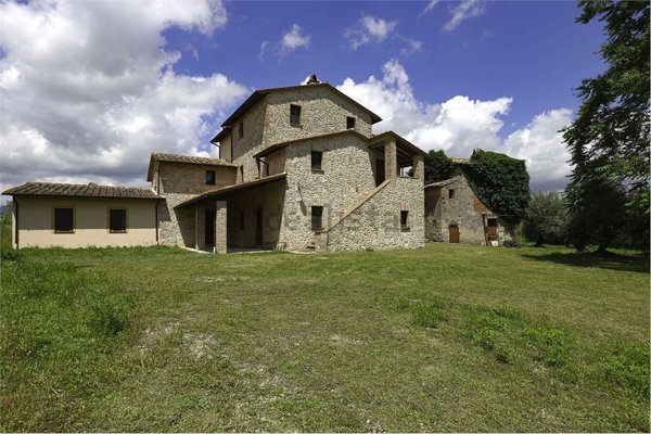 casa indipendente in vendita a Todi