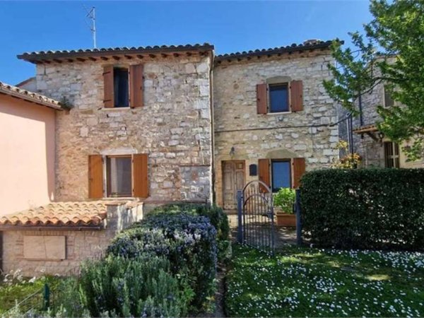casa indipendente in vendita a Todi in zona Asproli
