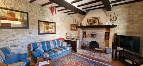 casa indipendente in vendita a Todi