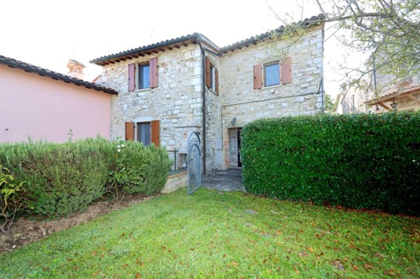 casa indipendente in vendita a Todi in zona Asproli