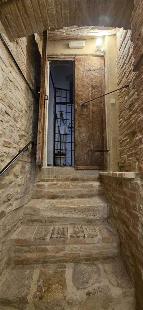 intera palazzina in vendita a Todi